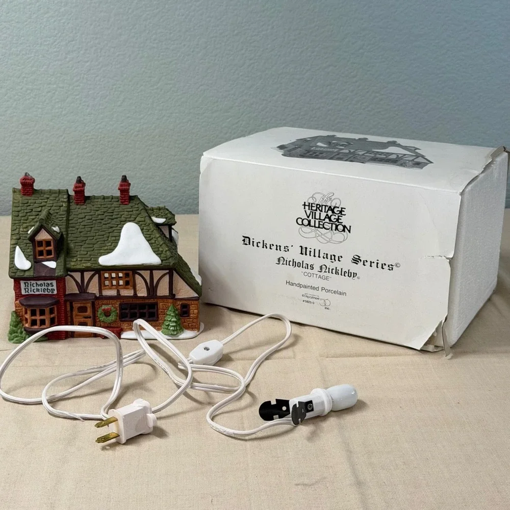 Vintage Lighted Christmas Village Cottage Nicholas Nickleby House w Box & Cord